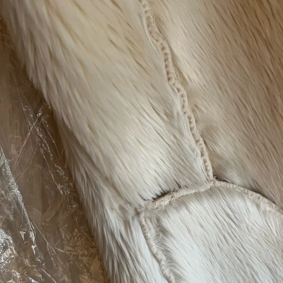 Microsuede Vest Off White Faux Fur Collar Lining Pockets & Hidden Hook Eye Close - Picture 9 of 10